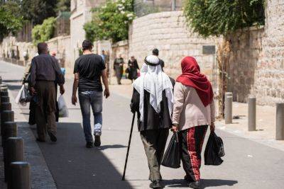Опрос: меньше половины арабских граждан ассоциируют себя с Израилем - после 70% в ноябре - news.israelinfo.co.il - Израиль - Хамас