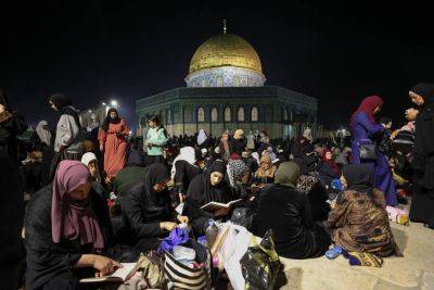 Коби Шабтай - Нир Хасон - Рамадан в Иерусалиме начался с избиения мусульманских паломников - news.israelinfo.co.il - Иерусалим - Хамас