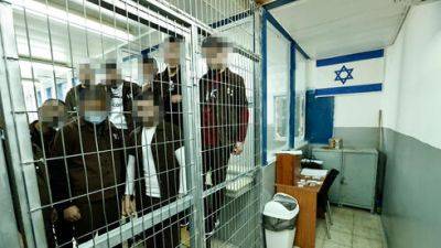С криками "Аллах акбар": бунт заключенных террористов в тюрьмах Израиля - vesty.co.il - Израиль