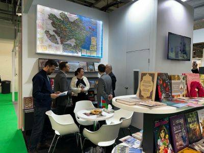 Азербайджан представлен на международной книжной ярмарке в Лондоне (ФОТО) - trend.az - Лондон - Англия - Азербайджан - Шуша