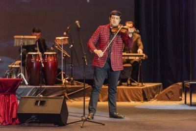 Вдохновенно, ярко, позитивно – концерт маэстро Джейхуна в Баку (ФОТО) - trend.az - Азербайджан - Баку