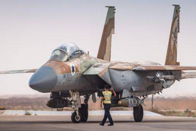 Воздушные рабочие войны: ВВС Израиля атаковали десятки военных целей в Газе - 9tv.co.il - Израиль - Газа - Хан-Юнис - территория Шифа - Хамас