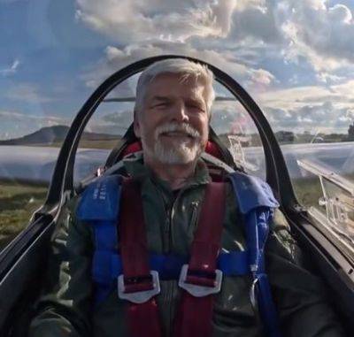 Петр Павел - Президент Чехии показал потрясающее видео своего полета на самолете - mignews.net - Чехия - Президент