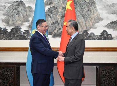 Ван И. - Мурат Нуртлеу - Китай готов наращивать взаимодействие с Казахстаном - глава МИД - trend.az - Сша - Китай - Казахстан - Пекин - Астана