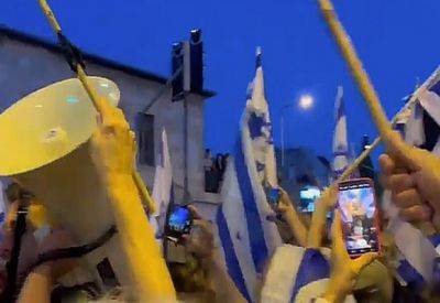 Столкновения между протестующими и харедим в Иерусалиме - mignews.net - Тель-Авив - Иерусалим