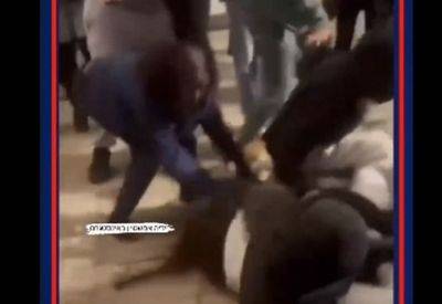 "Я думала меня убьют". Группа эритрейских подростков атаковала девочку у Азриэли - mignews.net - Тель-Авив
