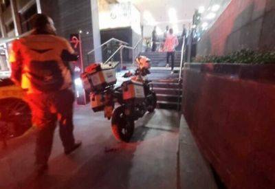Террорист с двумя ножами атаковал в торговом центре в Ган-Явне - mignews.net - Израиль