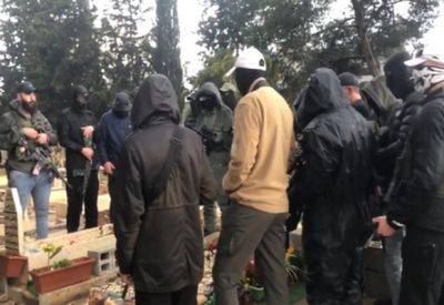 Вооруженные террористы посетили могилы "шахидов" в районе Бейт-Шеан - mignews.net - Палестина - Тубас