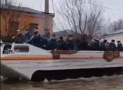 Уровень воды в реке Урал продолжает расти: видео - mignews.net - Оренбург