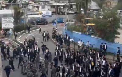 Тысячи евреев-харедим протестуют в Иерусалиме против призыва в армию - mignews.net - Иерусалим