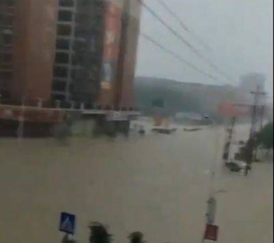 В Китае мощный ливень вызвал наводнения: есть погибшие - mignews.net - China