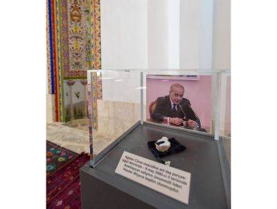 Гейдар Алиев - Кусок камня от Агдамской Джума-мечети, переданный великому лидеру Гейдару Алиеву 24 года назад, возвращен на место (ВИДЕО) - trend.az - Сша