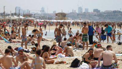 Аномальная жара в Израиле: несколько человек получили тепловой удар, они в тяжелом состоянии - vesty.co.il - Израиль - Они