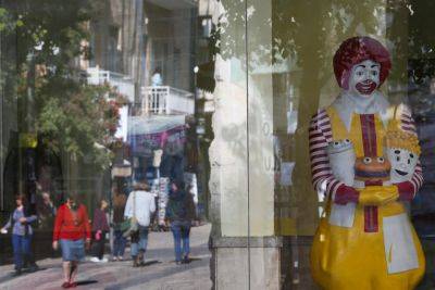 Омри Падан - McDonald's выкупает свои филиалы у франчайзи в Израиле - news.israelinfo.co.il - Израиль