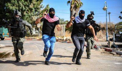 Фауда: в Нур-Шмасе израильские "псевдоарабы" задержали настоящих и очень опасных. ВИДЕО - 9tv.co.il - Хамас