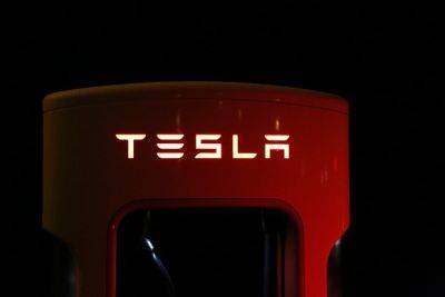 Ставка Tesla на робот-такси далека от окупаемости - mignews.net