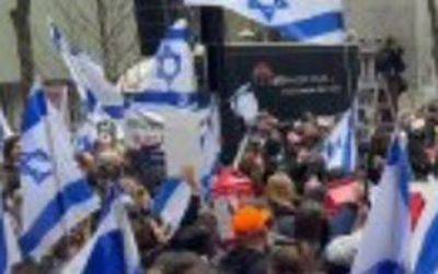 Полгода в плену: в Израиле и Нью-Йорке проходят акции в поддержку похищенных - mignews.net - Израиль - Тель-Авив - Иерусалим - Нью-Йорк - Нью-Йорк
