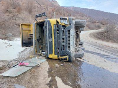 В Кяльбаджаре перевернулся грузовик, водитель погиб - trend.az - район Кельбаджарский - район Кяльбаджарский