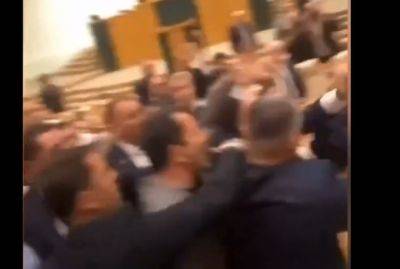 Шалва Папуашвили - В парламенте Грузии произошла ожесточенная драка: видео - mignews.net - Грузия