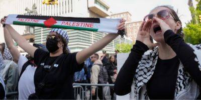 Аресты в Нью-Йорке: сотни антиизраильских протестующих перекрыли мост и противостояли полиции - detaly.co.il - Израиль - Нью-Йорк - Сша - Нью-Йорк