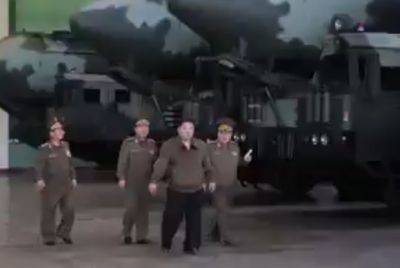 Ким Ченын - Ким Чен Ыну показали межконтинентальные баллистические ракеты - mignews.net - Кндр