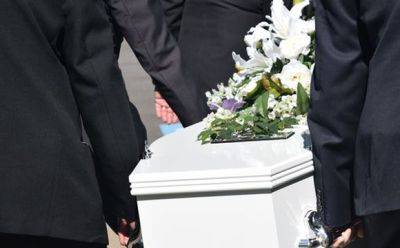 В Канаде не забирают покойников из-за дороговизны похорон - mignews.net - Канада