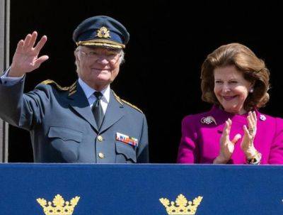 Карл Густав - Члены королевской семьи Швеции посетили военный парад: фото - mignews.net - Швеция - Стокгольм