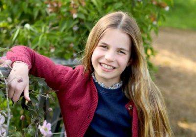 Кейт Миддлтон - принцесса Шарлотта - Принцессе Шарлотте исполнилось 9 лет. Родители поздравили ее в X - mignews.net