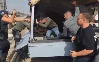 Палестинских нелегалов нашли под полом грузовика - mignews.net