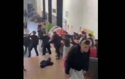 Групповая драка в холле университета Милана с про-палестинскиими студентами - mignews.net - Хамас