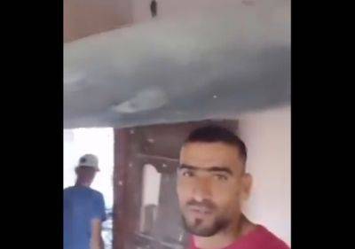 Житель Газы решил снять селфи под невзорвашейся бомбой весом в тонну - mignews.net - Газы - Хан-Юнис
