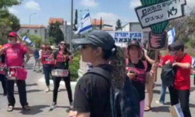 Беня Ганц - Протестующие у дома Ганца: не будет сделки, покиньте правительство - mignews.net - Хамас