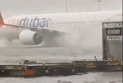 Дубай вновь уходит под воду: рейсы отменены, школы закрыты - mignews.net - Эмираты - Абу-Даби - Dubai - Abu Dhabi