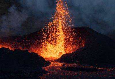 В Исландии начал извергаться вулкан: красочное видео - mignews.net - Исландия - Гриндавик