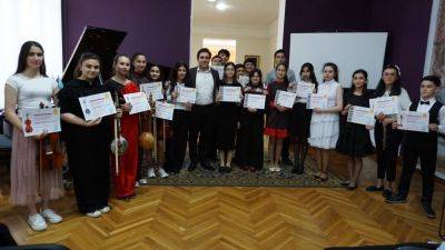 Воспитанники школы имени Рафига Бабаева выступили с концертом (ФОТО) - trend.az - Азербайджан