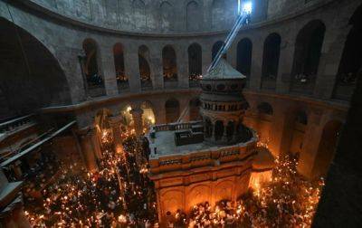 Иисус Христос - Благодатный огонь сошел в Иерусалиме - korrespondent.net - Россия - Иерусалим - Украина