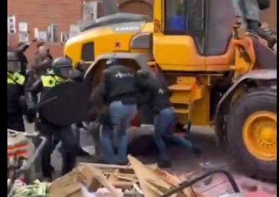 Пропалестинские студенты столкнулись с полицией в Амстердаме: десятки арестов - mignews.net - Израиль - Голландия - Амстердам - Amsterdam