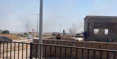 Двое ранены осколками ракеты на Голанах, пожар в районе Кацрина - mignews.net - Израиль - Ливан