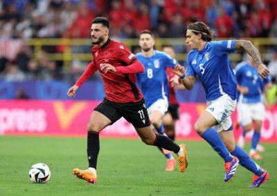 Сборная Италии стартовала на чемпионате Европы по футболу с волевой победы над албанцами - trend.az - Россия - Италия - Албания - Греция