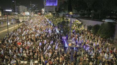 Биньямин Нетаньяху - Офер Кальдерон - "Верните всех домой!": тысячи людей в Тель-Авиве требуют освобождения заложников, удерживаемых ХАМАС - ru.euronews.com - Израиль - Тель-Авив - Хамас
