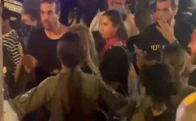Скандал вокруг инцидента с журналисткой на митинге: начато расследование - mignews.net - Тель-Авив