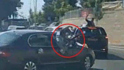 Видео: солдат с оружием в свадебной машине вызвал панику в Иерусалиме - vesty.co.il - Израиль - Иерусалим
