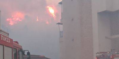 Керен Нафталь - Пожар в Кирьят-Шмоне распространяется: дома охвачены огнем - detaly.co.il - Израиль