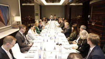 В ходе круглого стола "Сохранение динамики декарбонизации" обсуждено привлечение средств в снижение выбросов - trend.az - Азербайджан