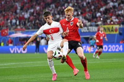 Сборная Турции вышла в четвертьфинал чемпионата Европы по футболу (ВИДЕО) - trend.az - Австрия - Турция - Голландия