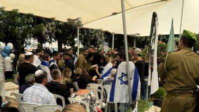 Беня Ганц - Нир Баркат - Эли Далаль - Погиб за день до окончания службы: на похороны Валерия Чефонова пришли тысячи израильтян - 9tv.co.il - Израиль