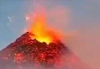 На Сицилии снова извергается вулкан Этна - mignews.net