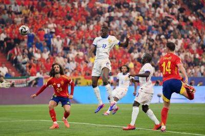 Сборная Испании стала первым финалистом чемпионата Европы по футболу (ВИДЕО) - trend.az - Франция - Испания - Словения