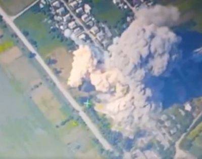 Россияне, не скрывая, показали как сбрасываю 3-тонную бомбу на украинцев: видео - mignews.net - Россия - Украина