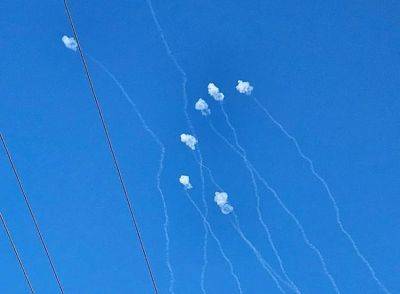 «Хизбалла» выпустила более 40 ракет по Кирьят-Шмона; 2 снаряда попали в жилые дома - nashe.orbita.co.il - Израиль - Кирьят-Шмона